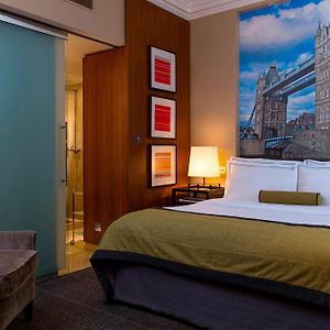 Camera lussuosa con letto queen size